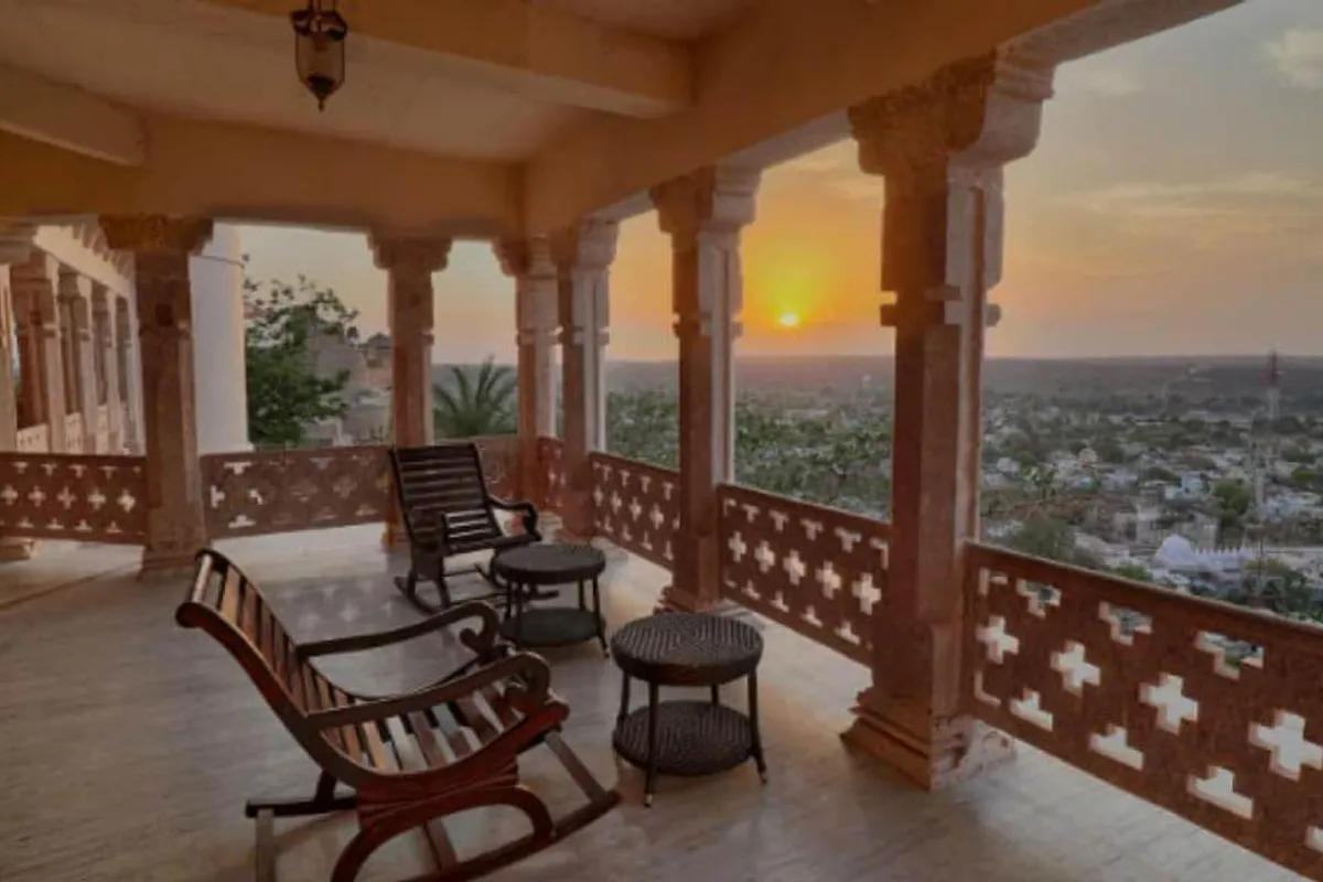 Kila Kothi Heritage Stay Chanderi room view