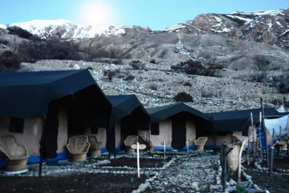 Kinner Camps Sangla bathroom and tub space