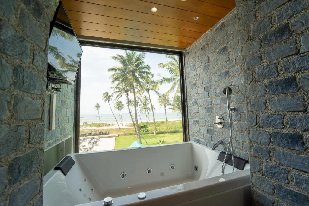 Longuinhos Beach Resort - Hotel with Bathtub in Goa