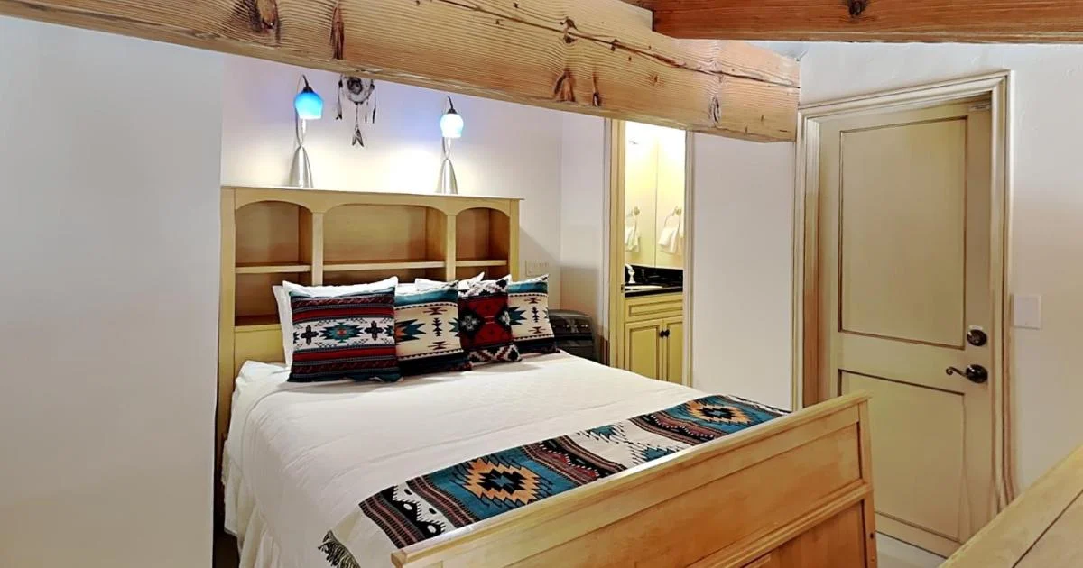Timberline Condominiums Studio Loft Standard Unit 305 with private bathtub in Aspen