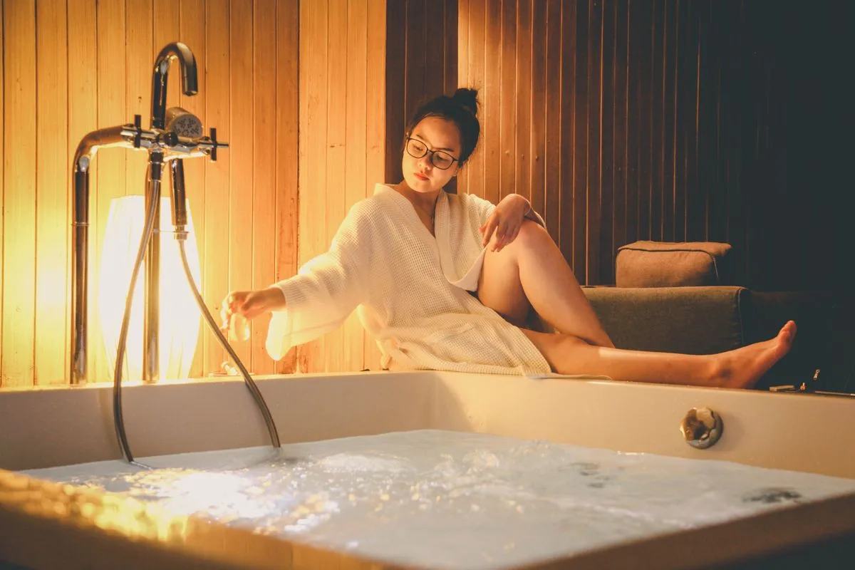 Austin Proper Hotel & Residences with private bathtub in Austin