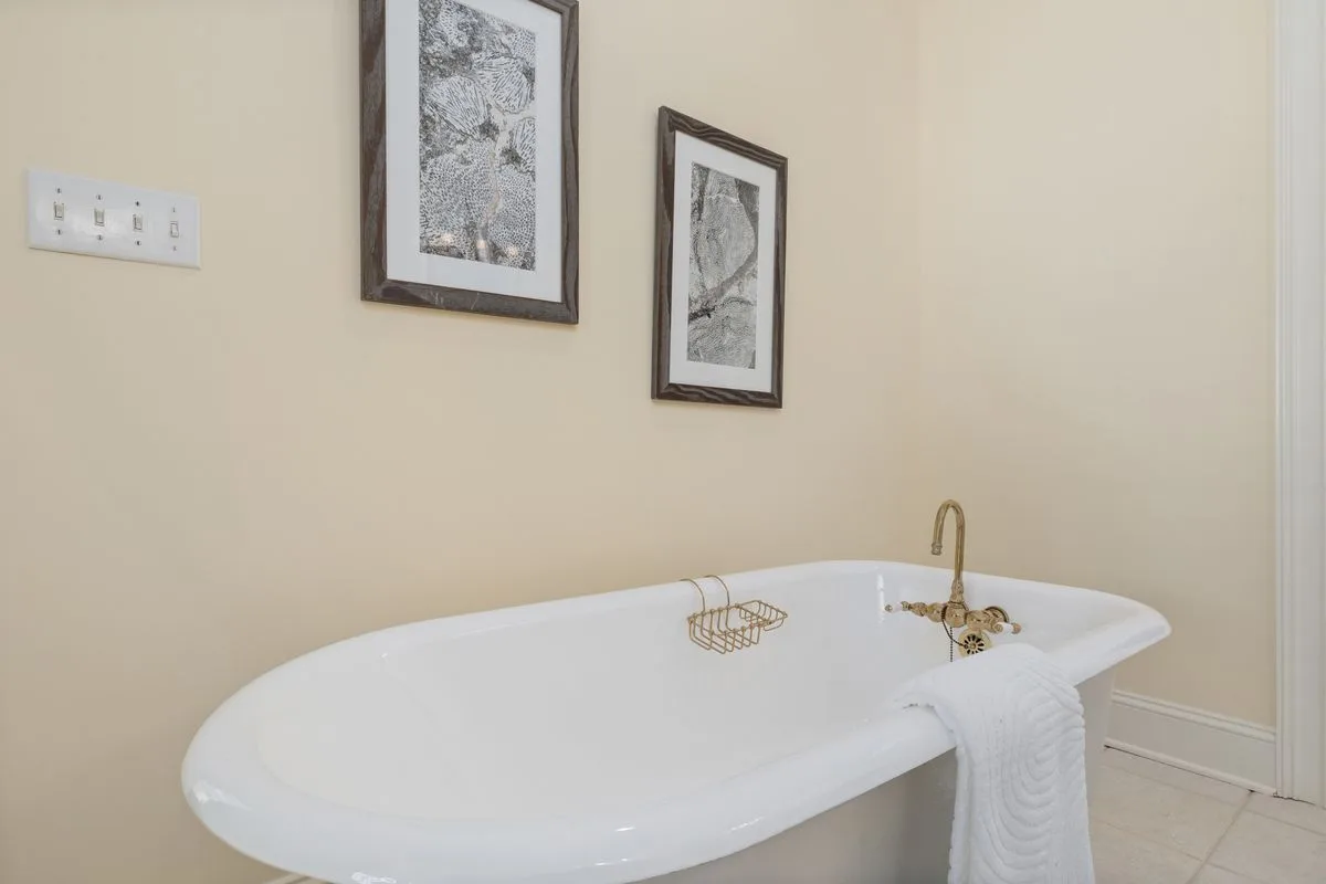 Maya Ubud Resort and Spa - Hotel with Bathtub in Bali