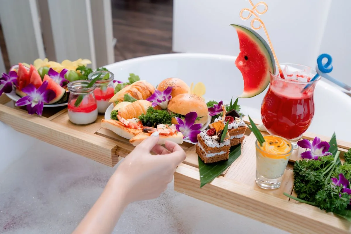 Four Seasons Hotel Bangkok at Chao Phraya - Hotel with Bathtub in Bangkok