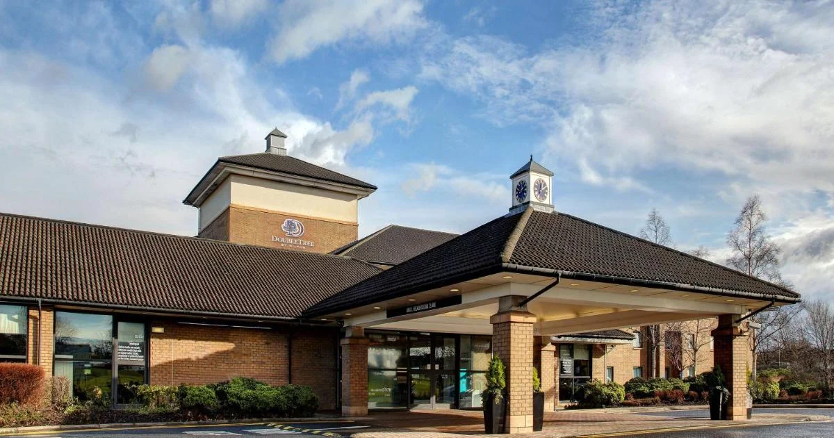 DoubleTree by Hilton Edinburgh Airport with private bathtub in Edinburgh