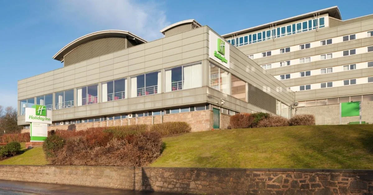 Holiday Inn Edinburgh Zoo by IHG with private bathtub in Edinburgh