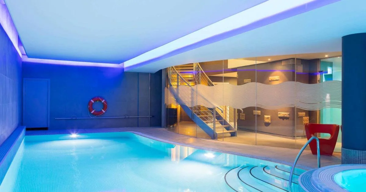Novotel Edinburgh Centre with private bathtub in Edinburgh