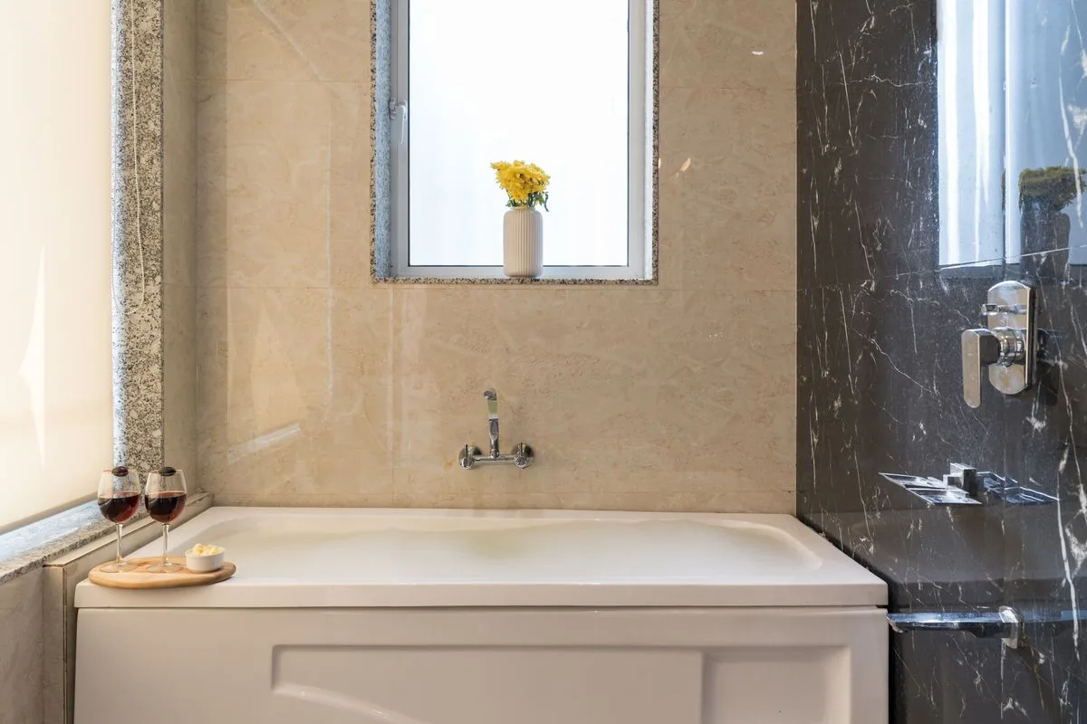 Villa Cora - Hotel with Bathtub in Florence