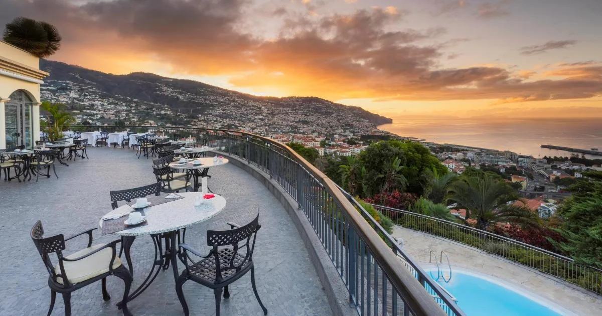 Hotels in Funchal with Bathtub