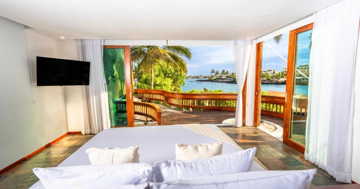 Villa Escalesia Galápagos Waterfront Hotel - Hotel with Bathtub in Galapagos