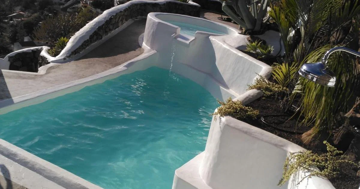 Vilna House with private pool, jacuzzi and garden -Optional pool and jacuzzi heating - Hotel with Bathtub in Gran Canaria