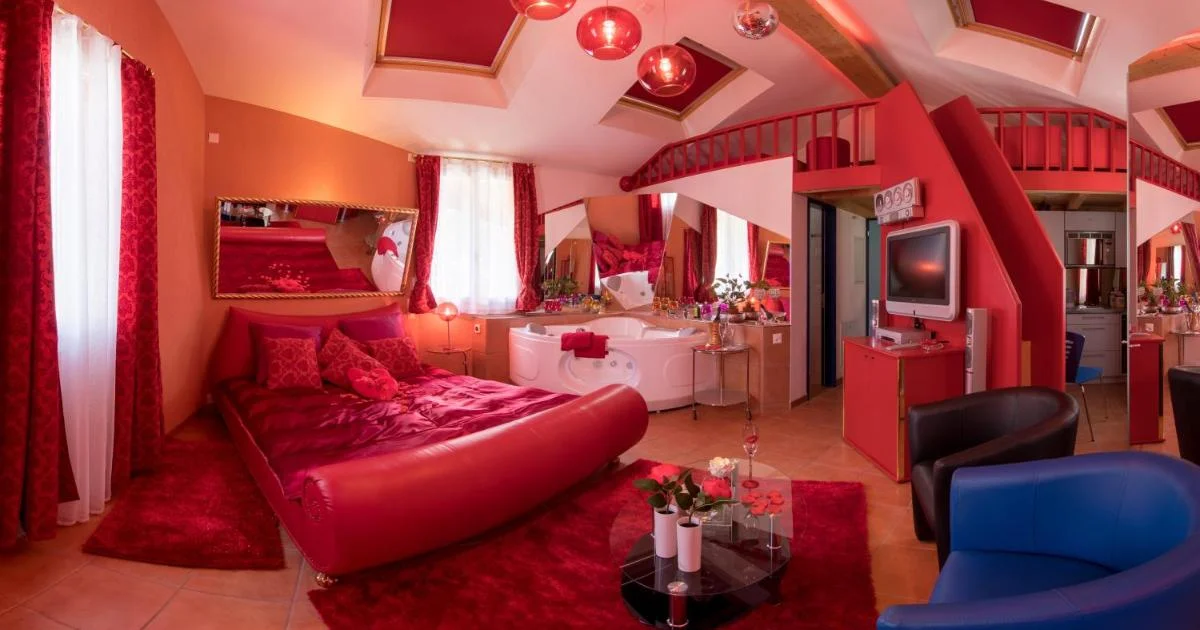 Loveroom - Hotel with Bathtub in Interlaken