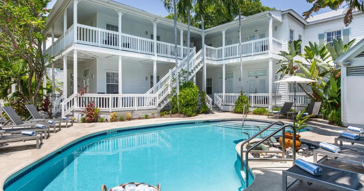 Paradise Inn - Hotel with Bathtub in Key West
