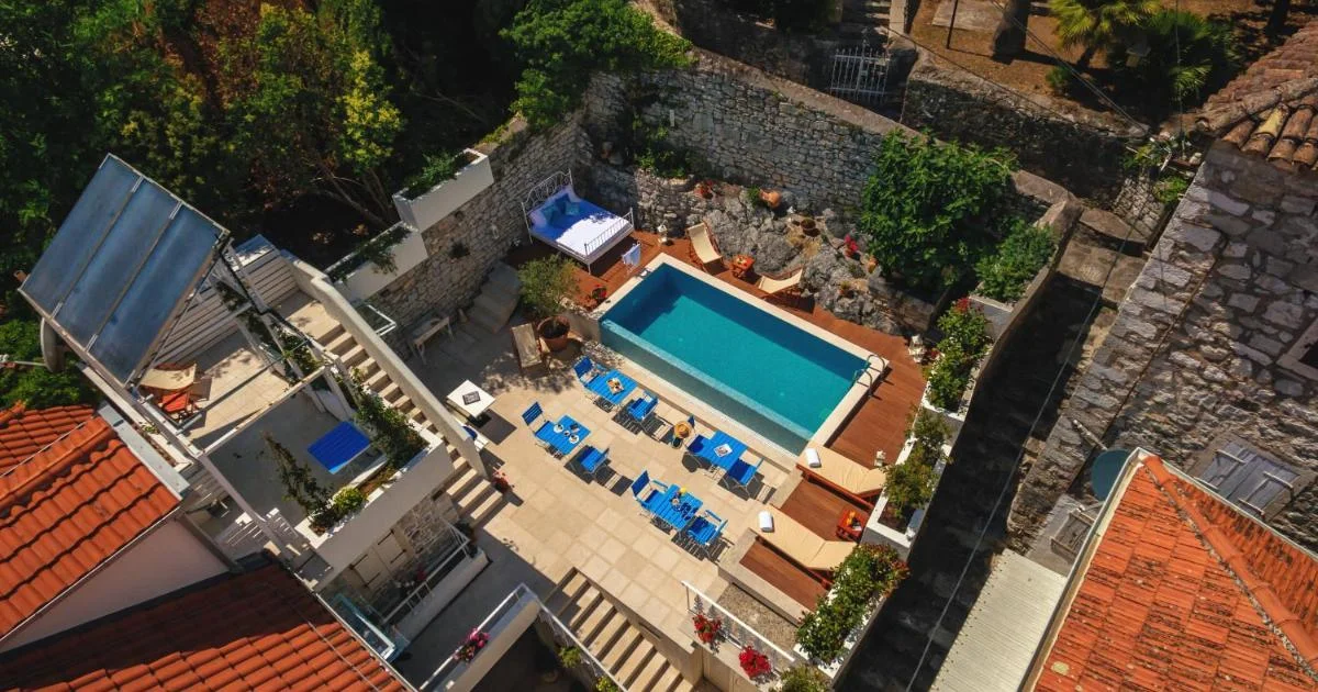 Boutique Heritage Hotel Blanc & Bleu - Hotel with Bathtub in Kotor