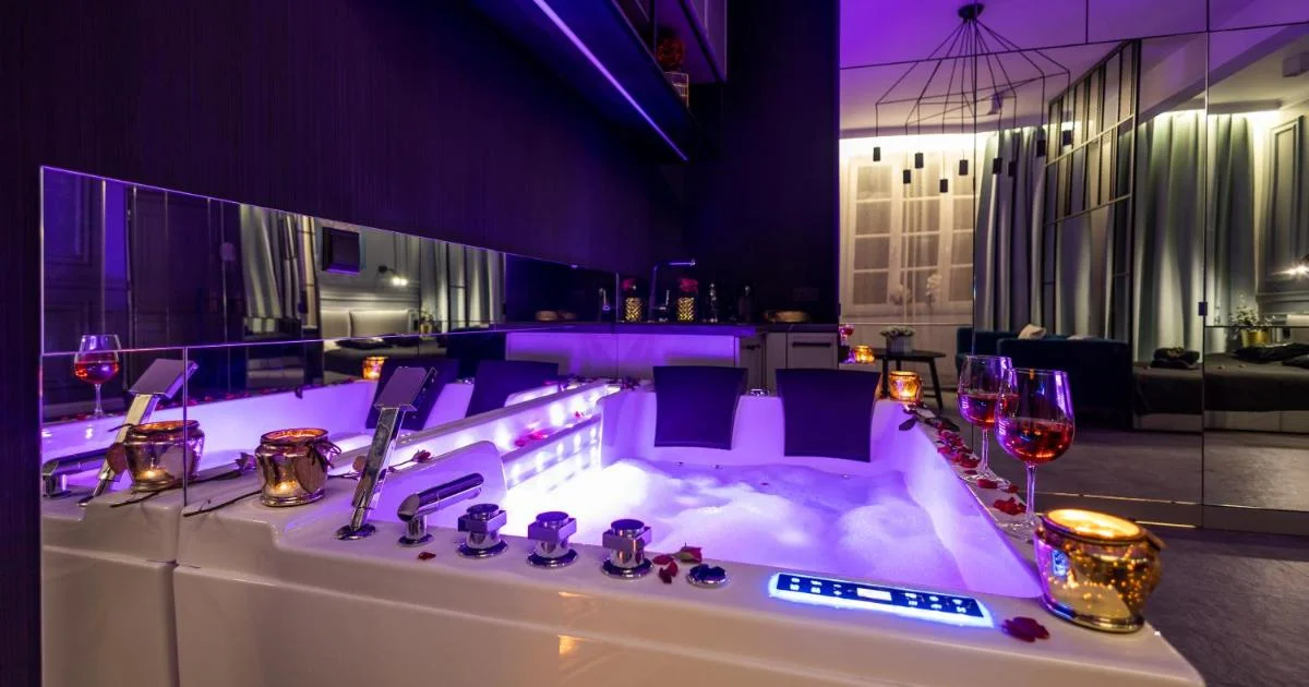 Glamour Jacuzzi Apartment - Hotel with Bathtub in Krakow