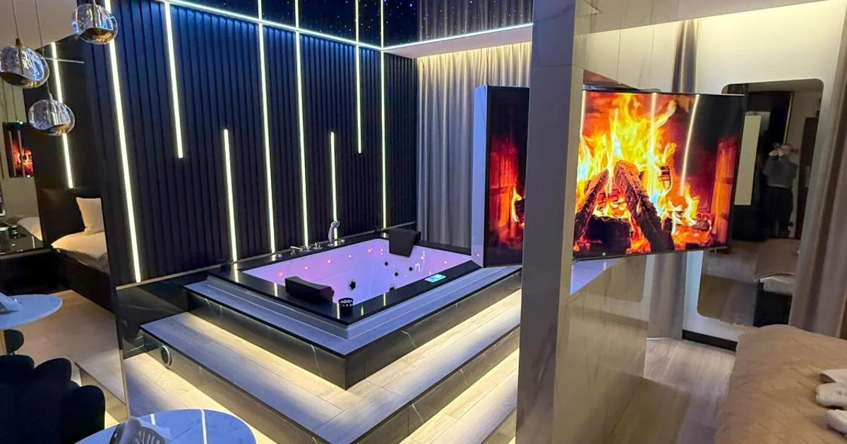 Wiślane Tarasy 2 VIP Apartamenty JACUZZI - Hotel with Bathtub in Krakow