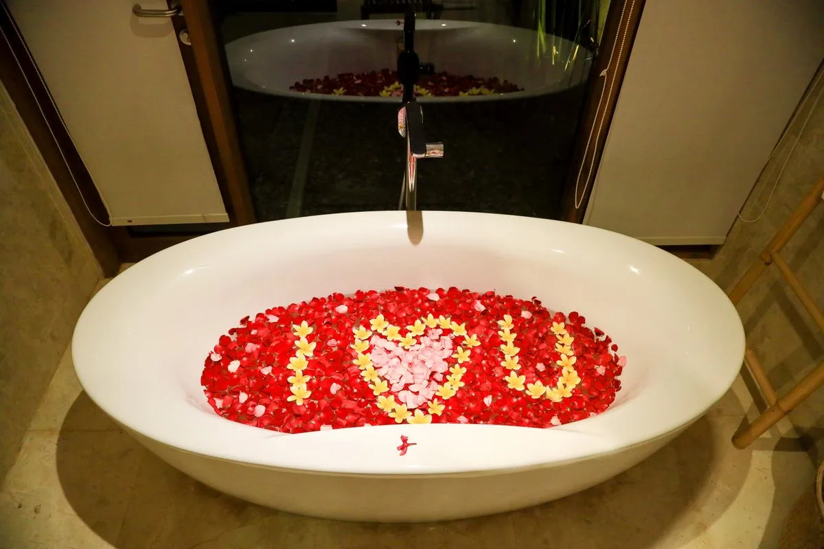 Caesars Palace Las Vegas - Hotel with Bathtub in Las Vegas