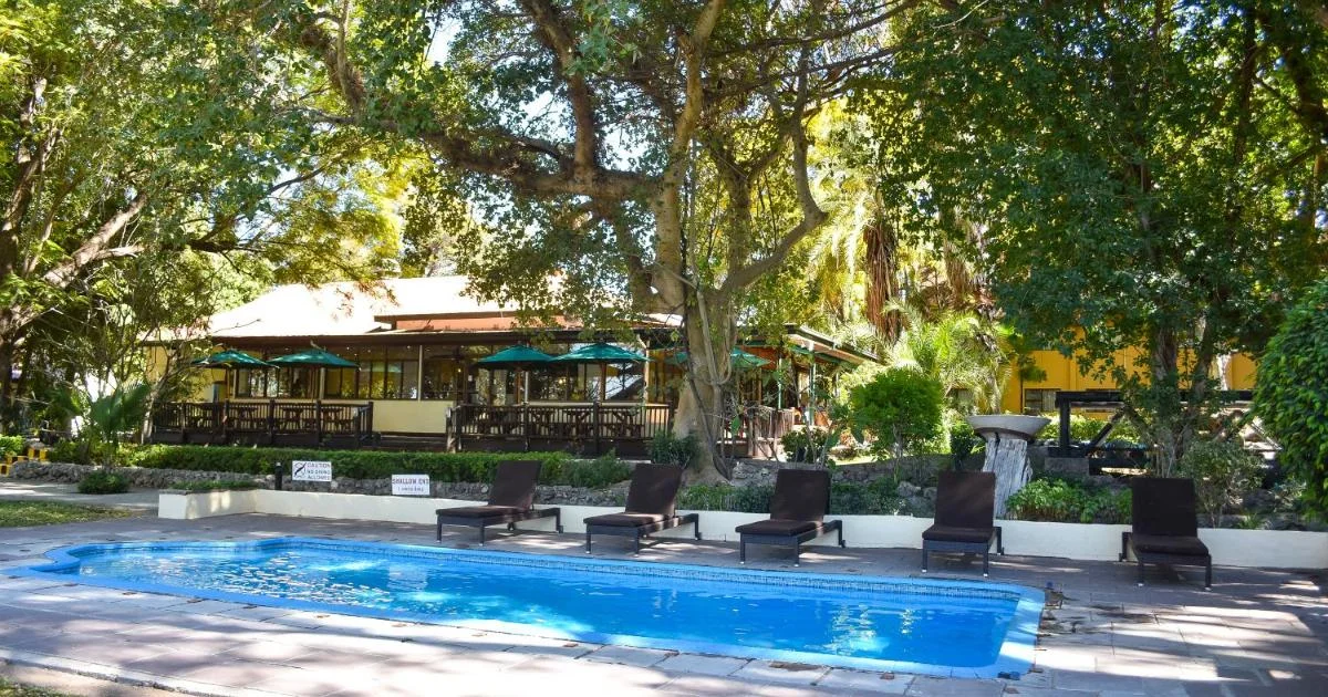 Cresta Riley's Hotel - Hotel with Bathtub in Maun