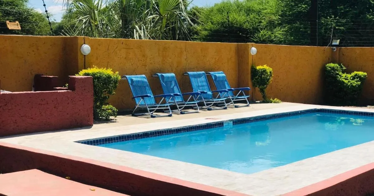 GardenView Holiday Home-Exclusive use - Hotel with Bathtub in Maun