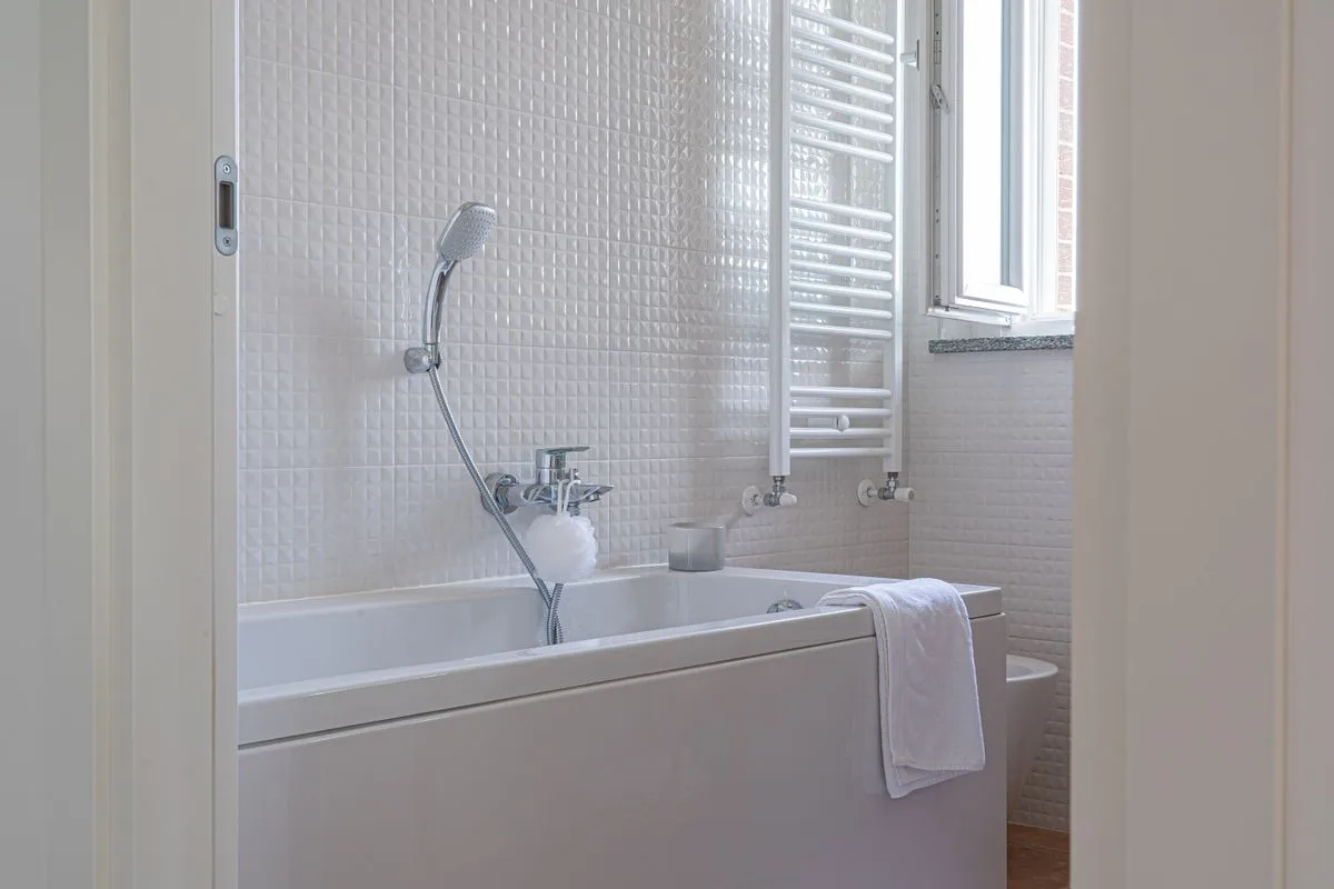 Four Seasons Hotel Milano - Hotel with Bathtub in Milan