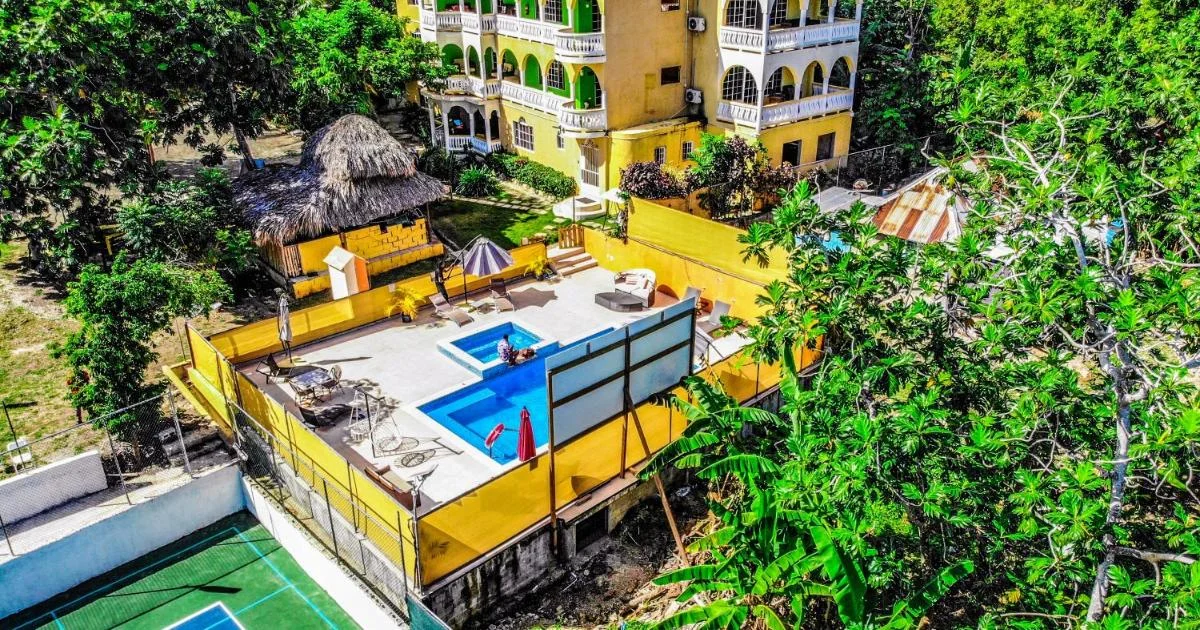 Takuma Boutque Hotel Hotel Rooms & Suites - Hotel with Bathtub in Montego Bay