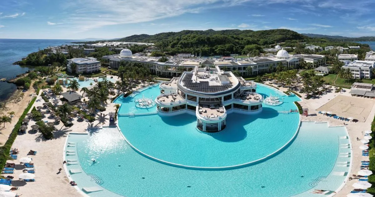 The Signature Level at Grand Palladium Lady Hamilton Resort & Spa- All Inclusive - Hotel with Bathtub in Montego Bay