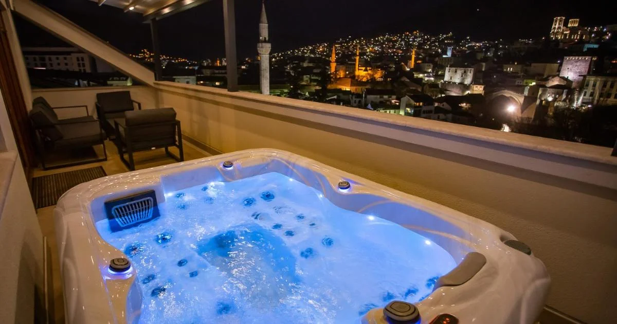 Sky Penthouse Old Bridge with sauna and jacuzzi - Hotel with Bathtub in Mostar