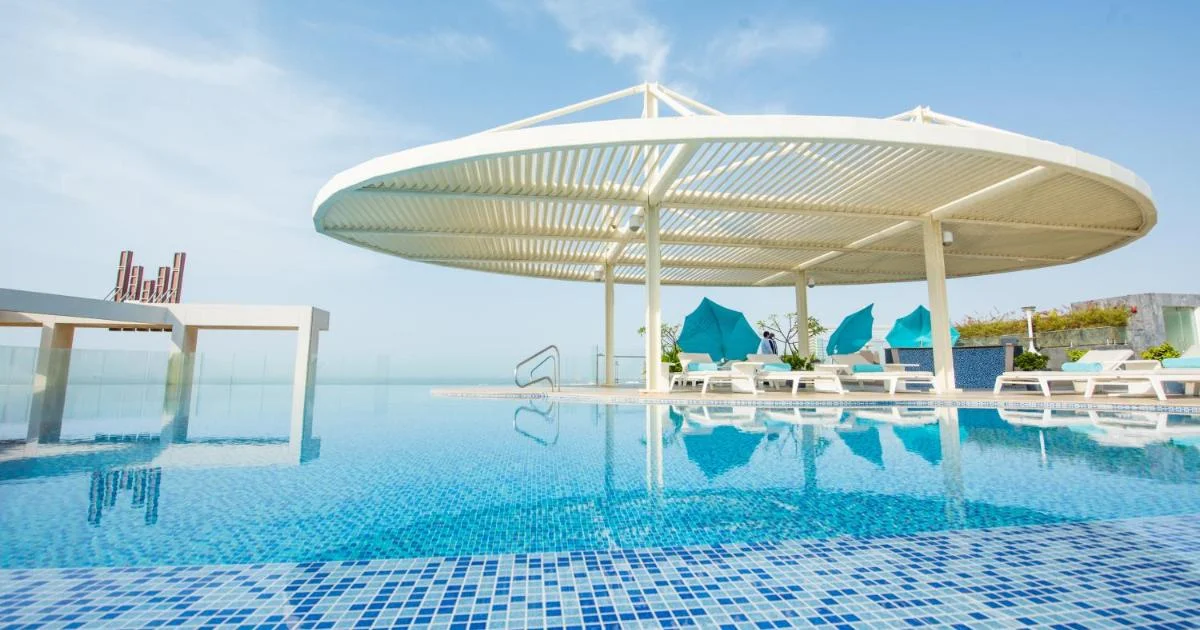 Grand Millennium Muscat Apartments and Suites connected to Mall - Hotel with Bathtub in Muscat