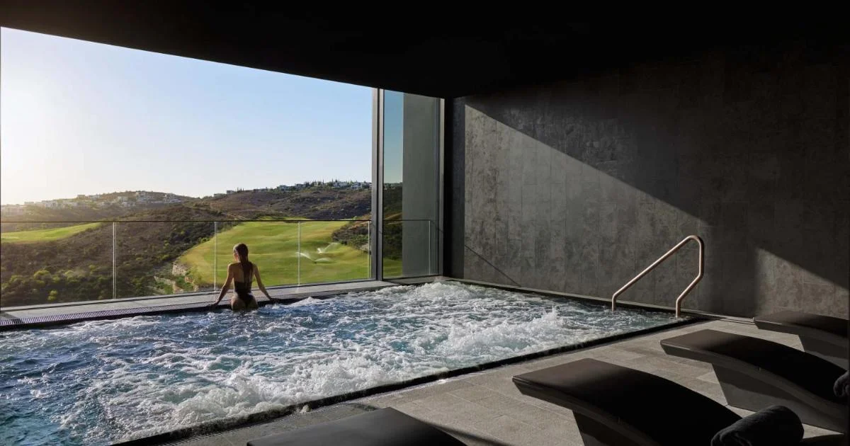 Minthis Resort - Hotel with Bathtub in Paphos