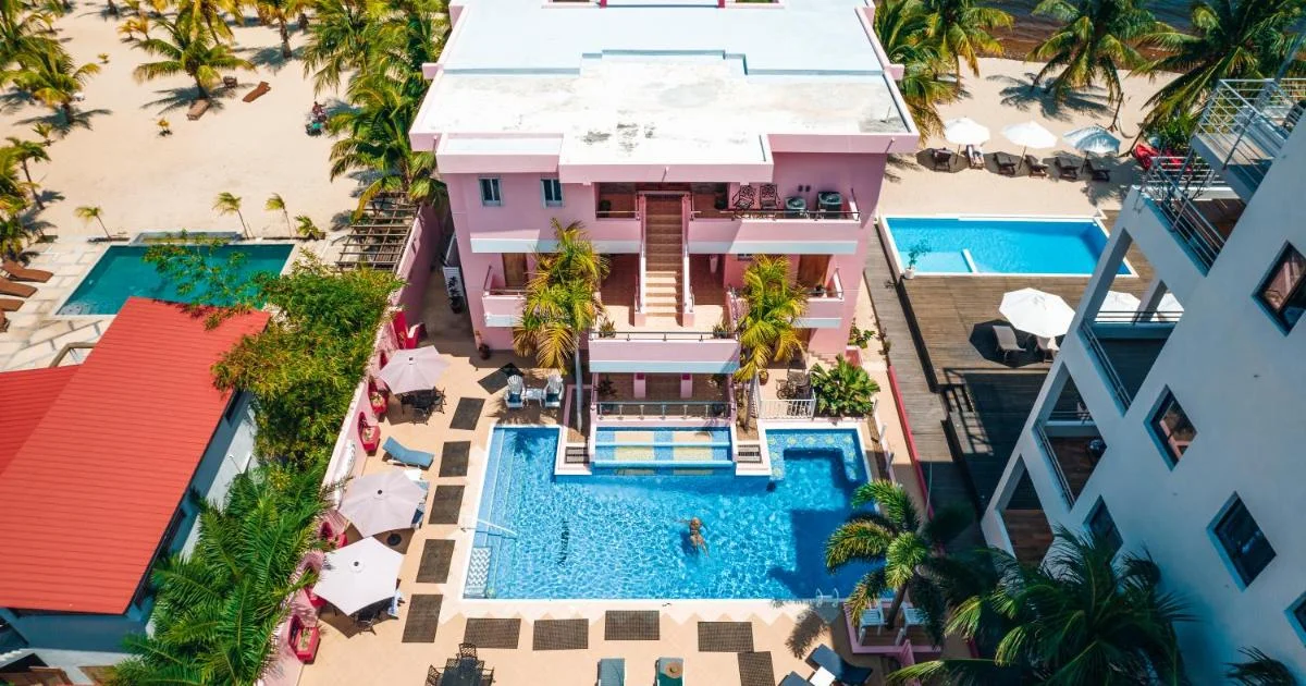 Miramar Suites - Hotel with Bathtub in Placencia