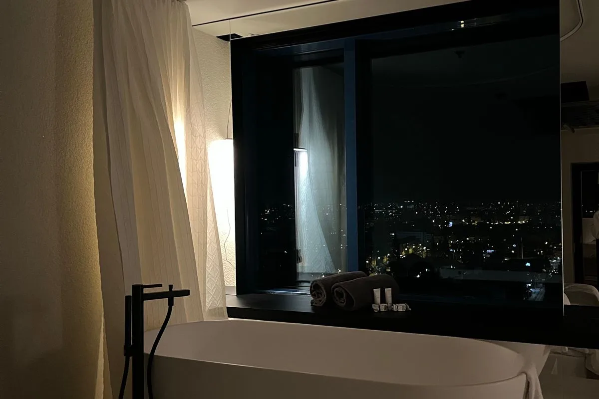 Hotels in Queenstown with Bathtub