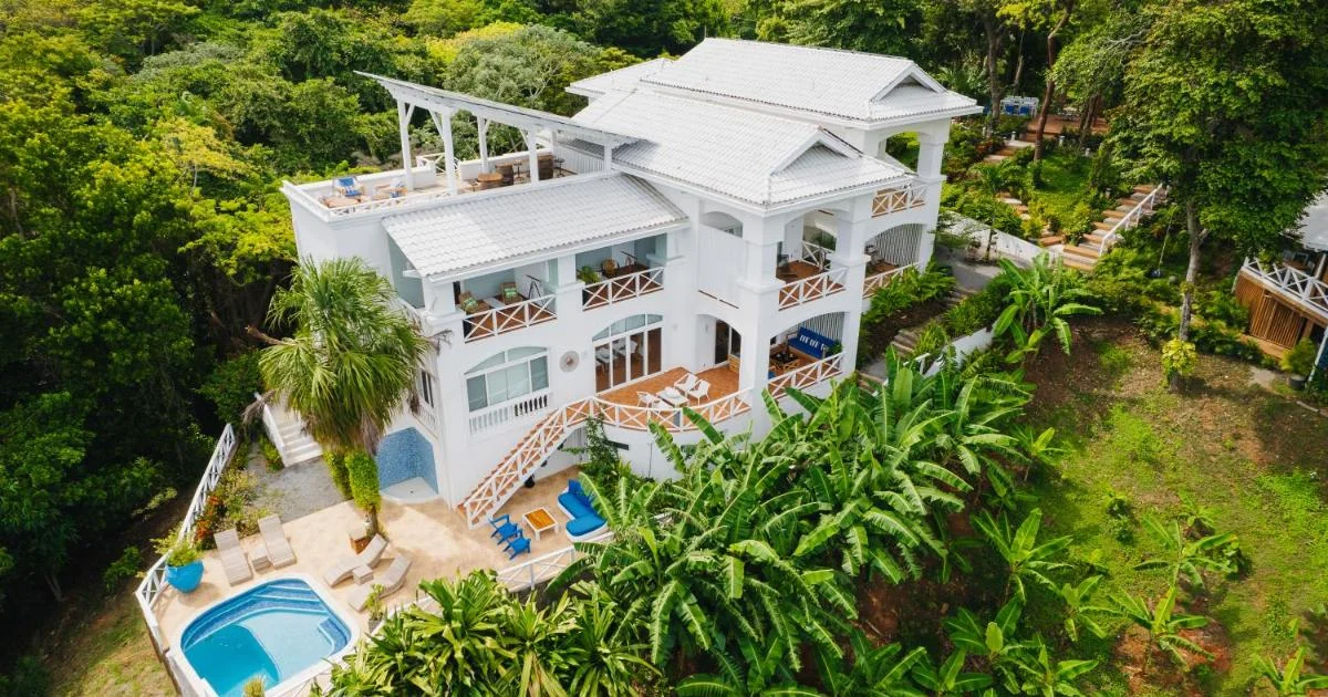 Blue Roatan Resort - Hotel with Bathtub in Roatan