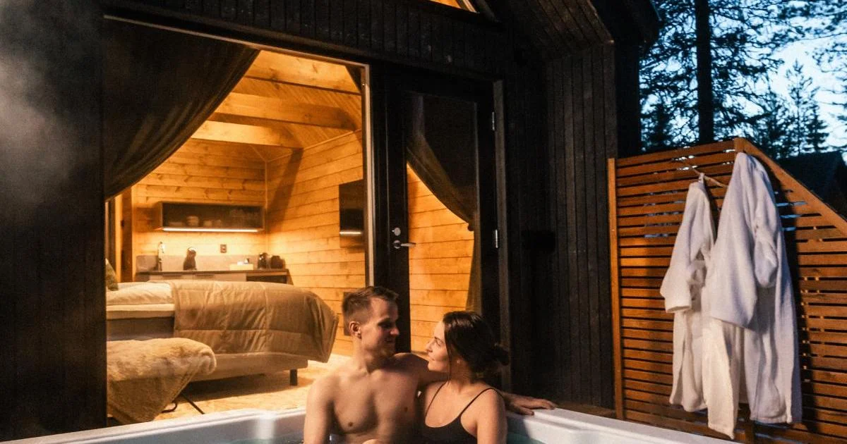 Silencius Cabin With Private Jacuzzi - Hotel with Bathtub in Rovaniemi