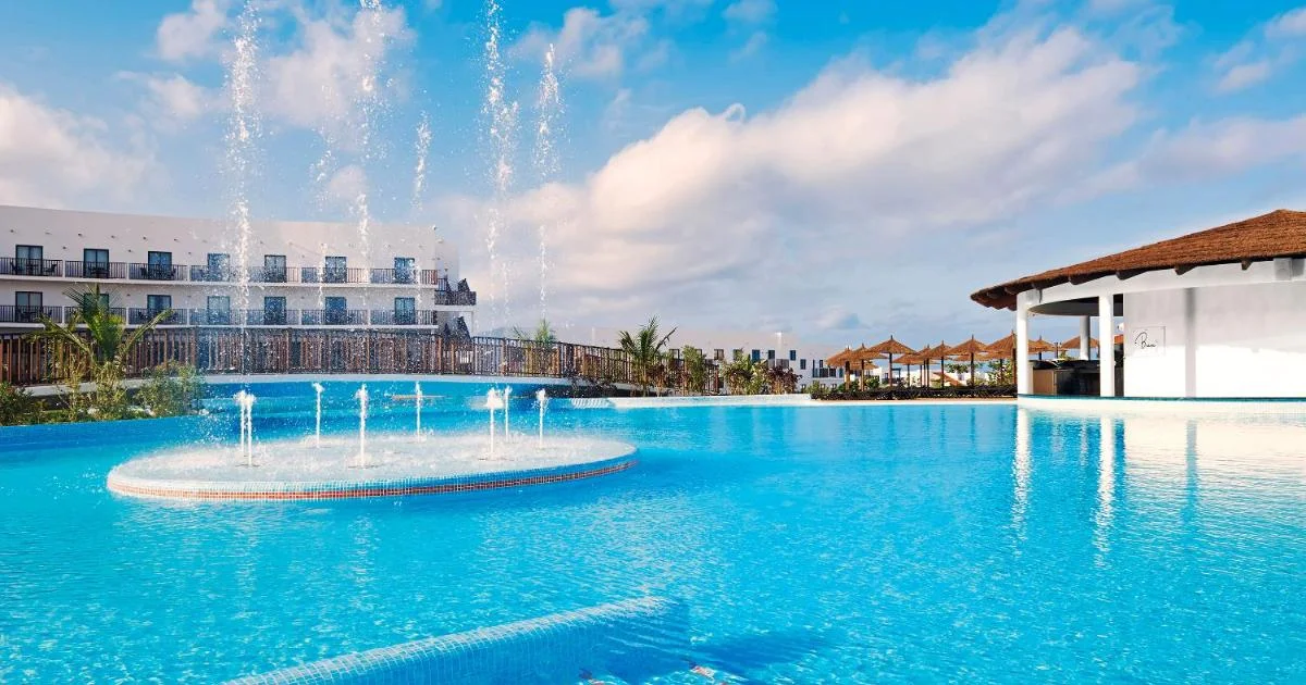 Meliá Dunas Beach Resort & Spa - Hotel with Bathtub in Santa Maria