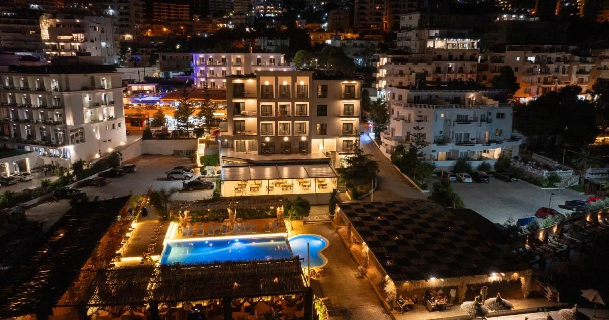 Hotels in Saranda with Bathtub