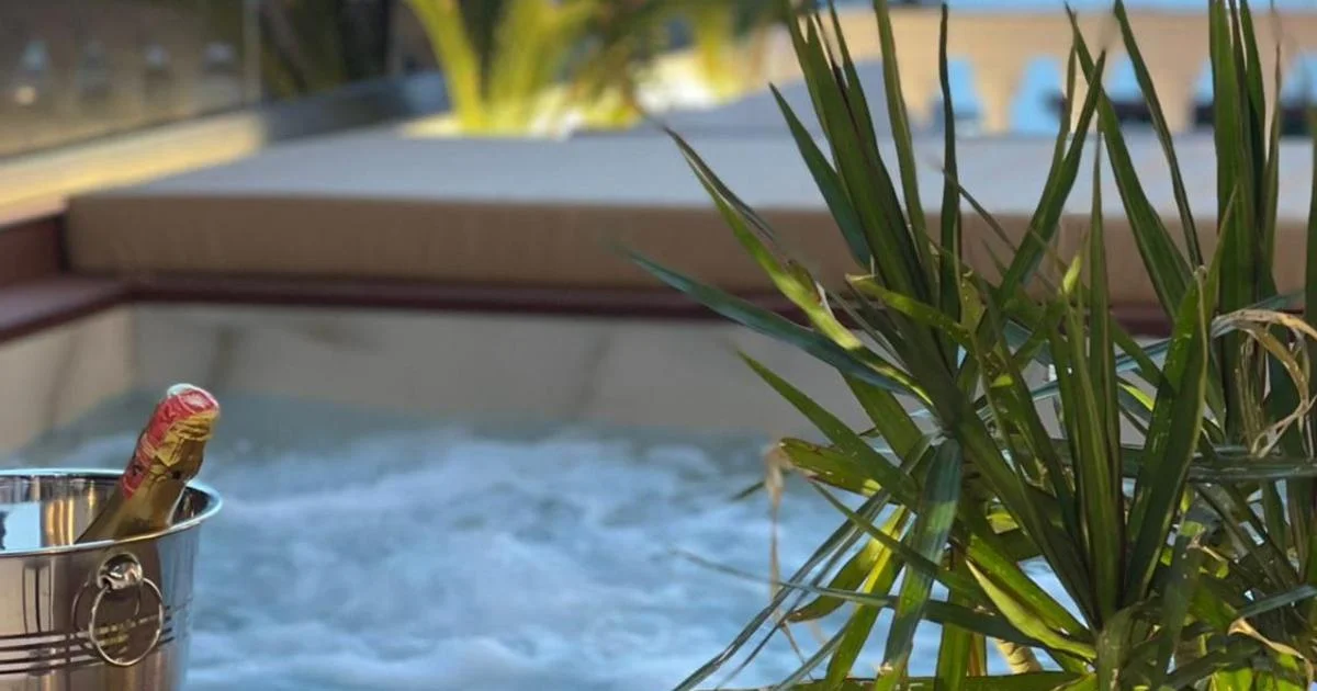 Mato Luxury Apartments - Hotel with Bathtub in Saranda