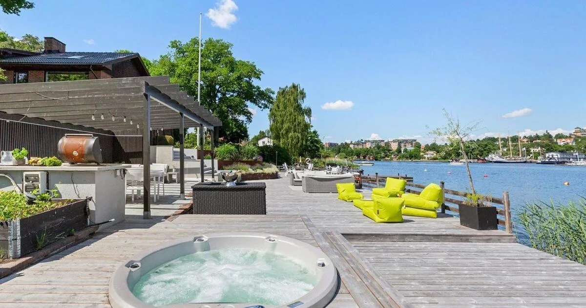 Exclusive lakefront villa in Stockholm city - Hotel with Bathtub in Stockholm