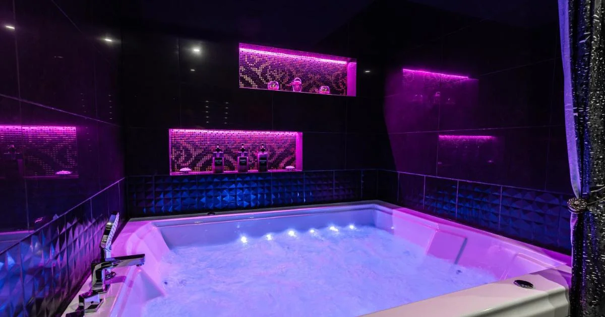 LuxeCityApartment - Hotel with Bathtub in Tallinn