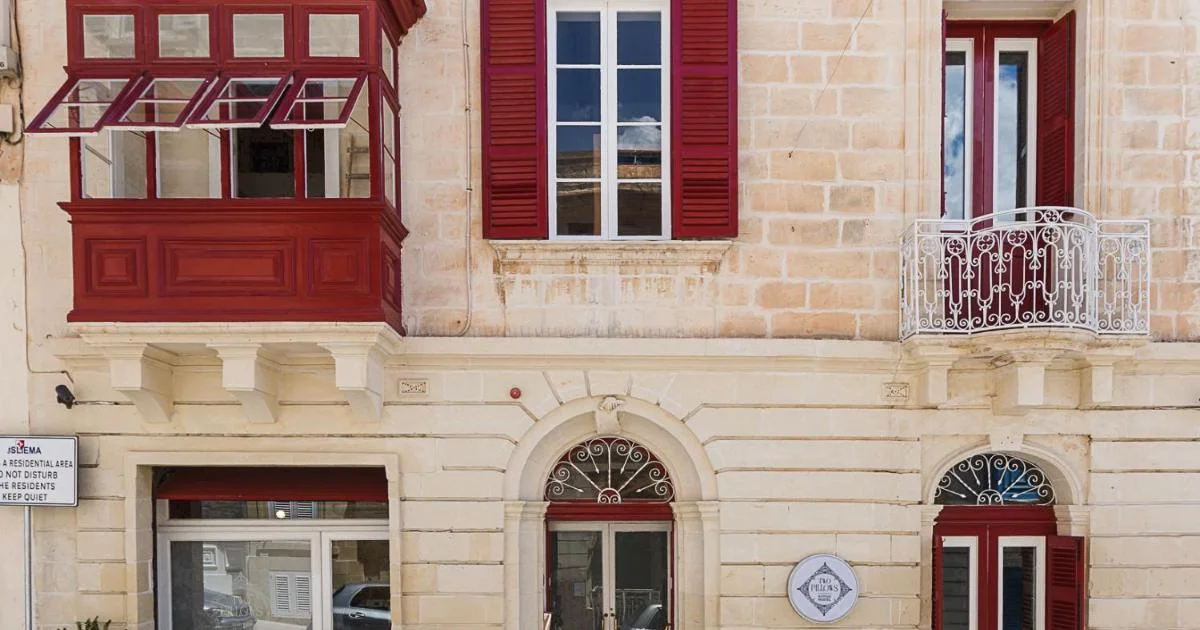 Two Pillows Boutique Hostel - Hotel with Bathtub in Valletta