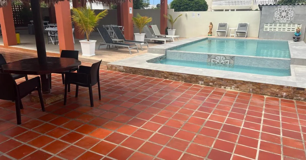 Curasita Colour Appartments & Resort - Hotel with Bathtub in Willemstad