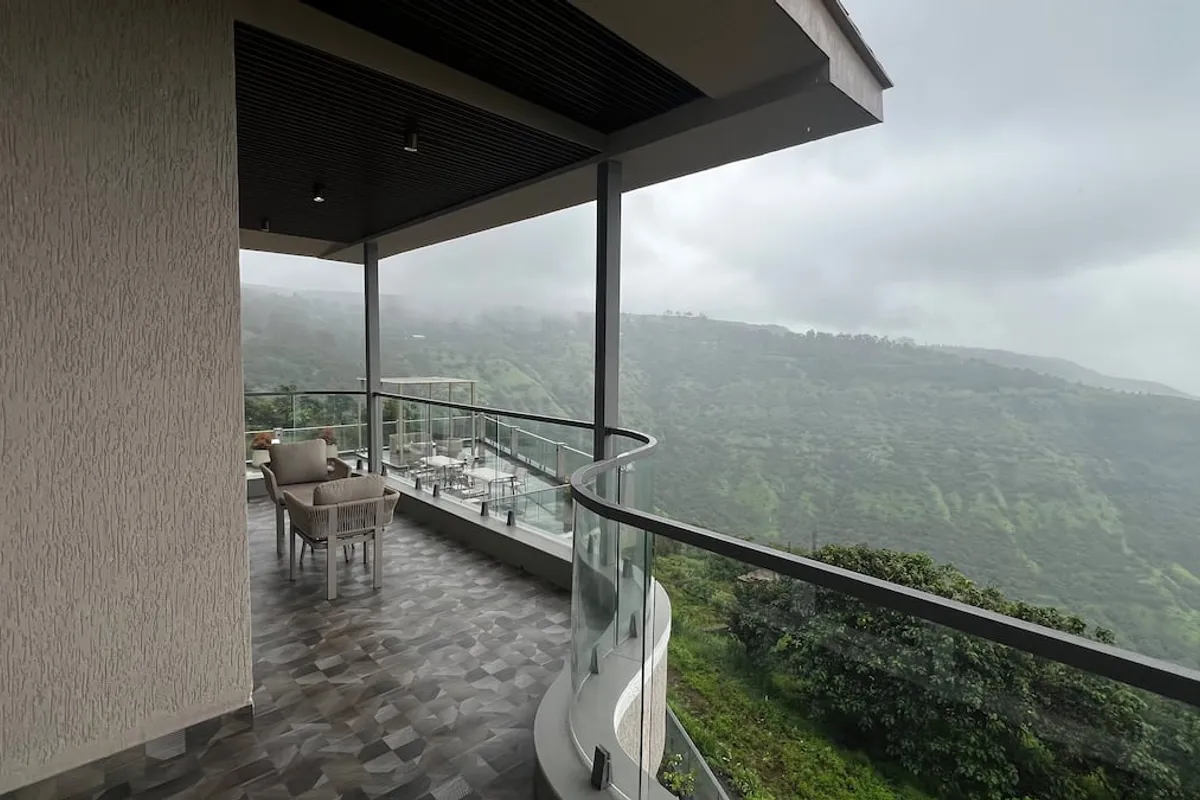 Luxury Suite | Panchghani | Valley View | Bathtub - Hotel with Bathtub in Mahabaleshwar