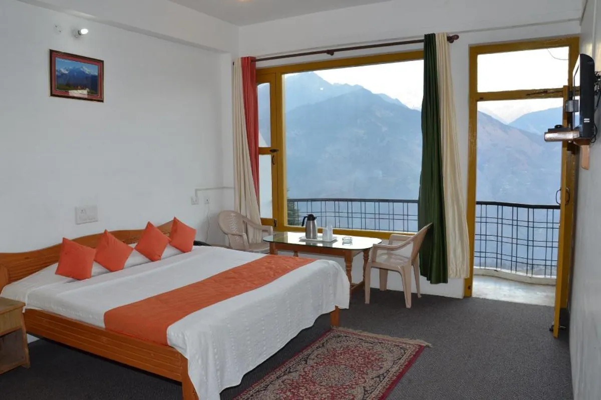 Milam Inn Munsyari property and ambiance