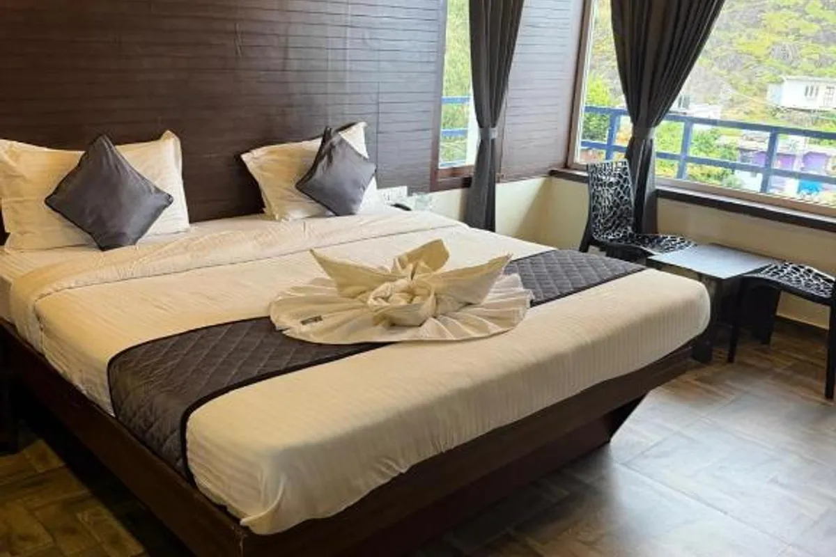 Misty Valley Resorts Nelliyampathy room view