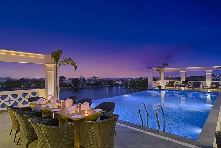 Perfectstayz Premium Udaipur by the Lake - Hotel with Bathtub in Udaipur