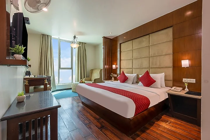 The Aura Luxury Hotel Shahdara Railway Station - Hotel with Bathtub in Delhi
