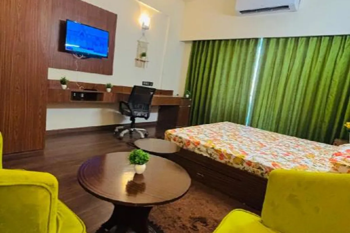 Monal Himalayan Resort Munsyari suite interior