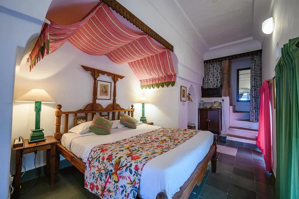 Hotels with private bathtubs in Neemrana, India