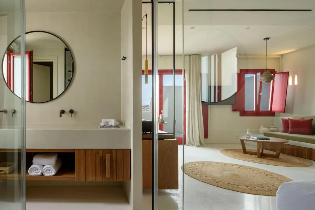 Potnia Theron Suites - Hotel with Bathtub in Santorini