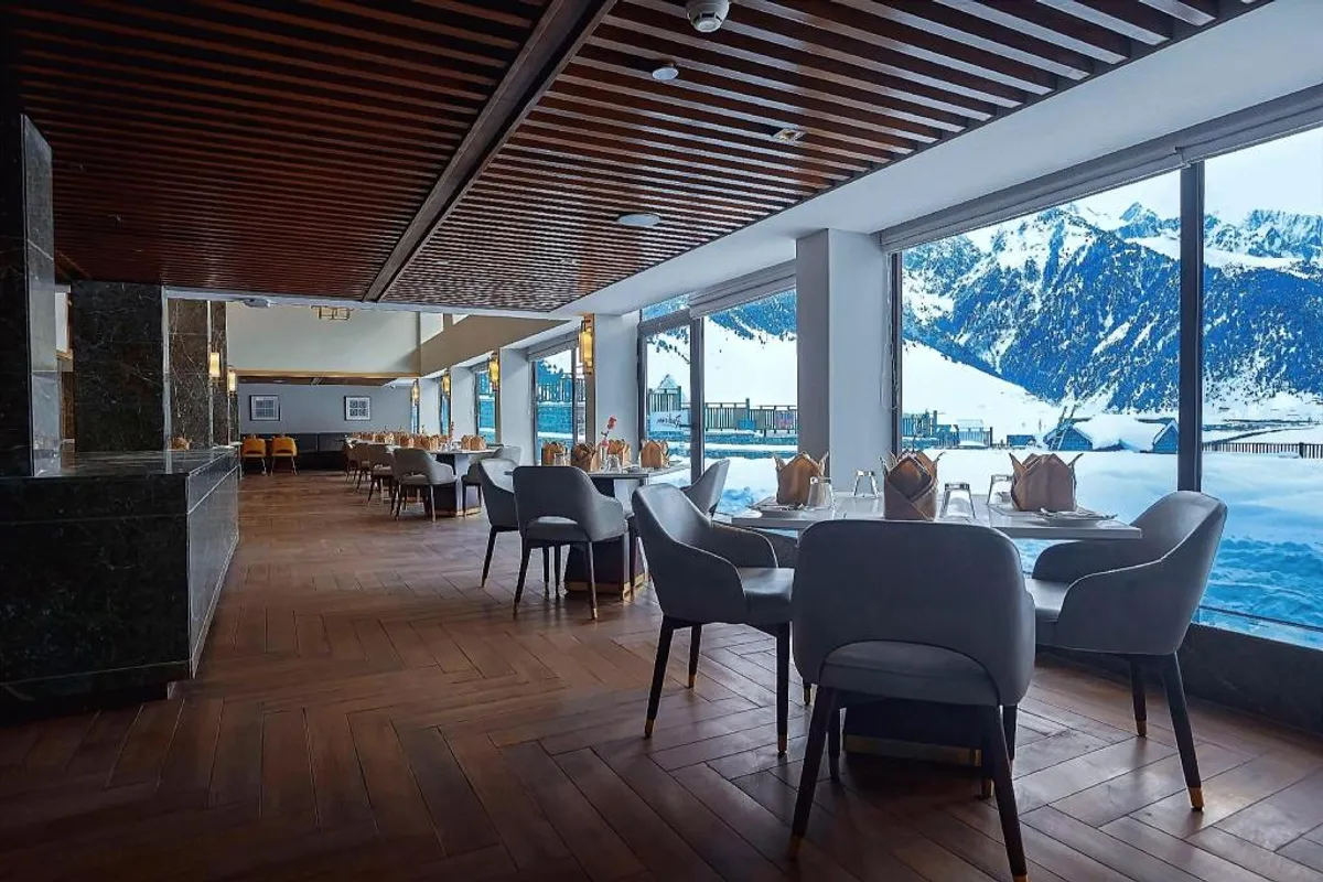 Radisson Hotel Sonamarg property and ambiance