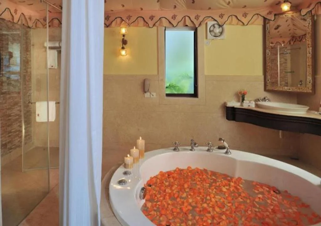 Rajasthali Resort Spa - Hotel with Bathtub in Jaipur