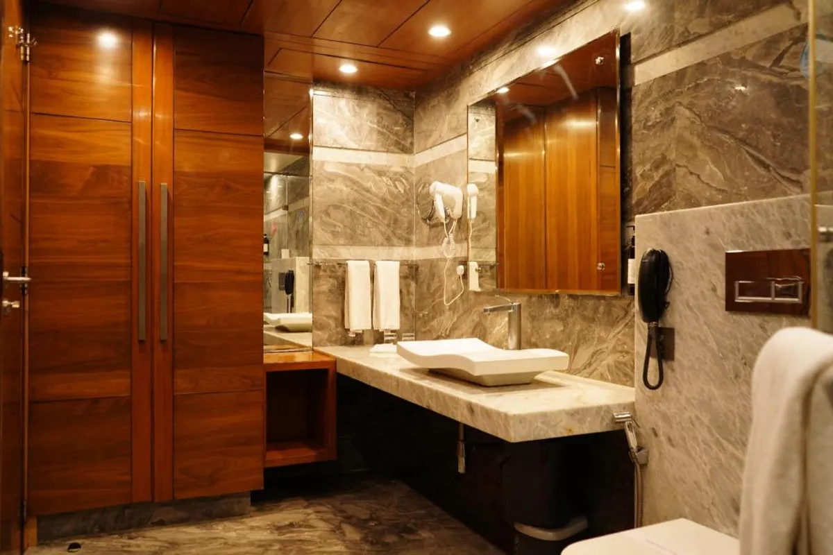 Regenta Central The Crystal Kanpur - Hotel with Bathtub in Kanpur